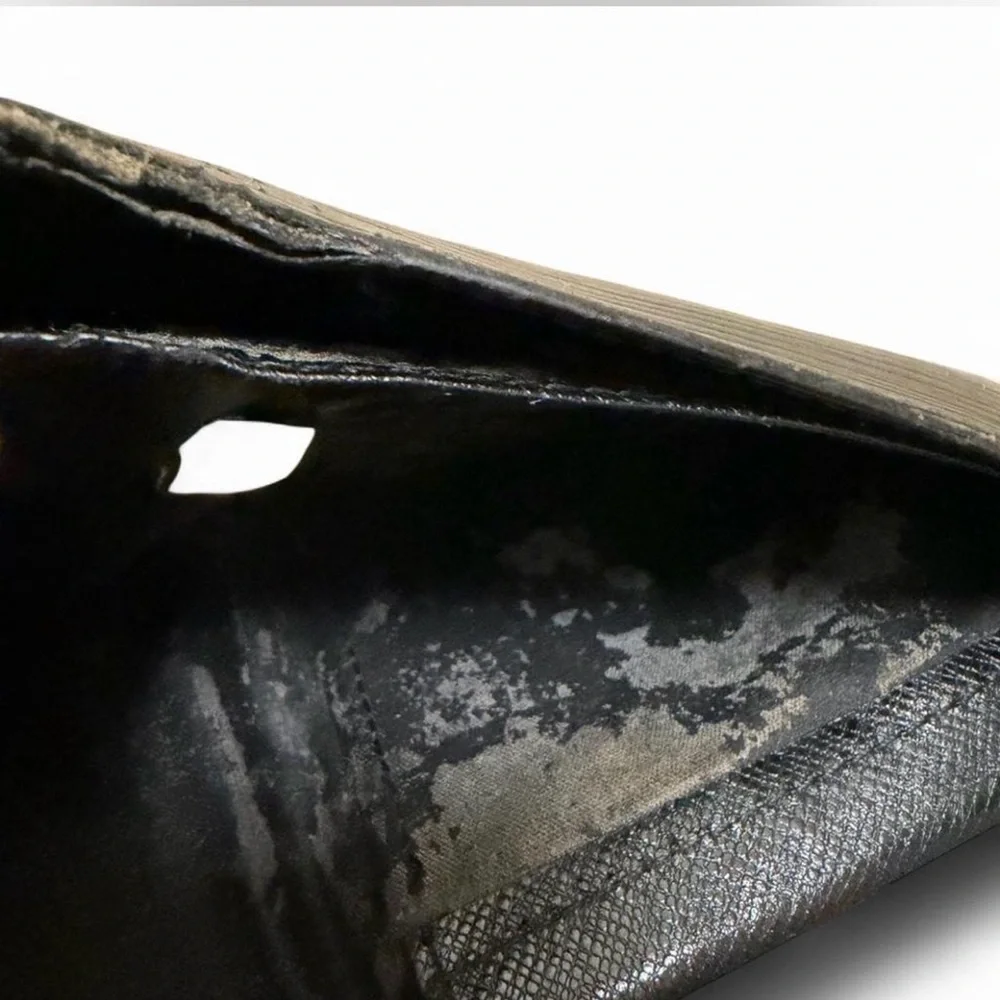 Louie Vuitton Epi Bifold Wallet